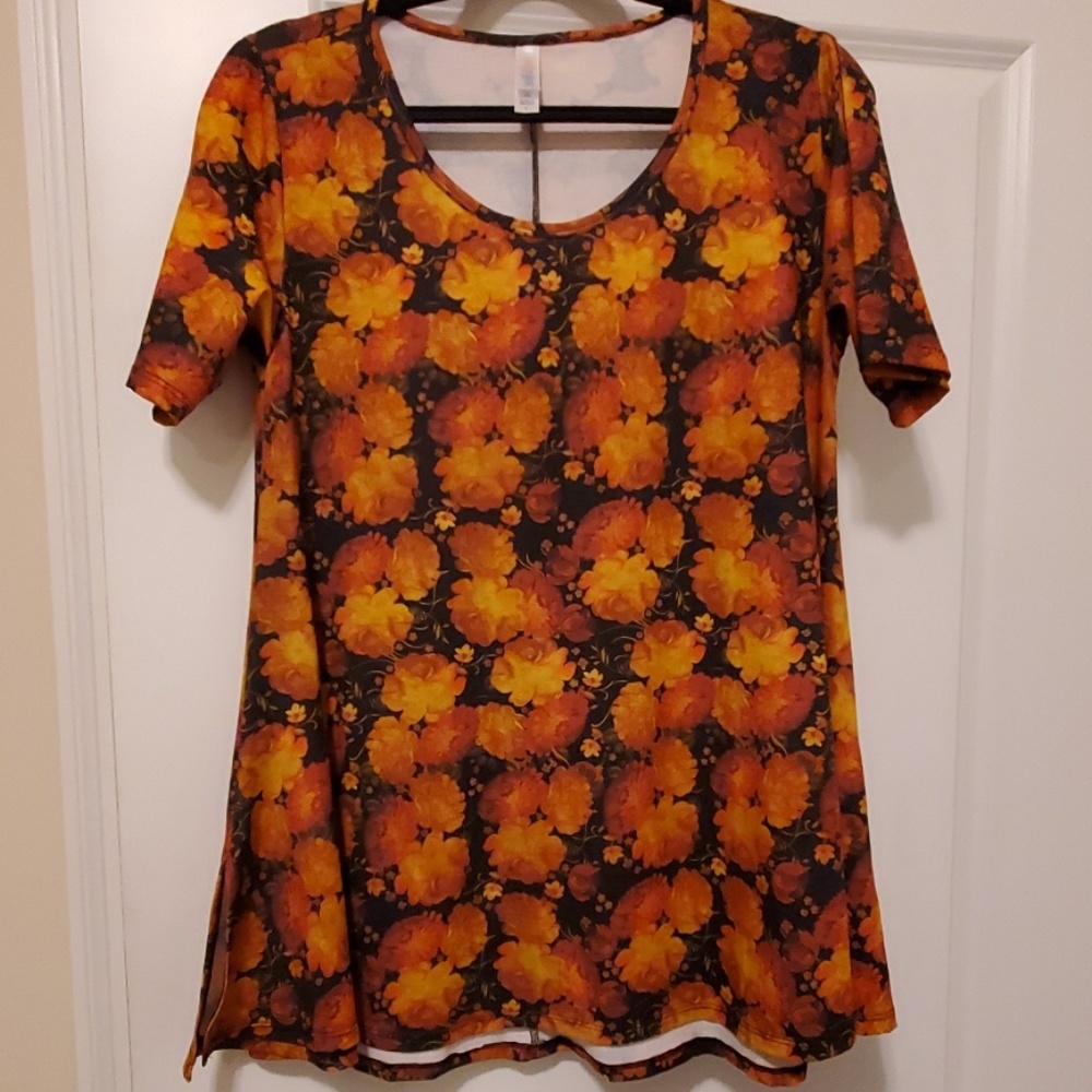 Small Lularoe Perfect Tee